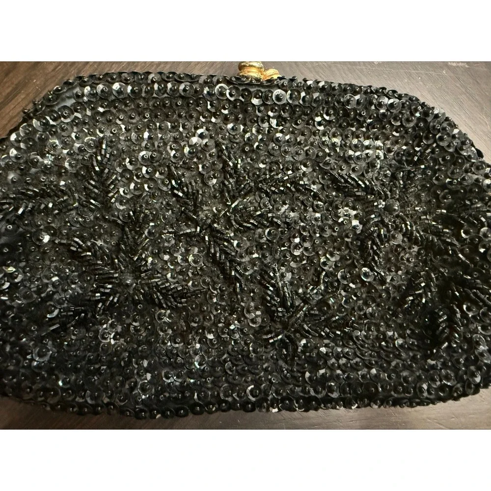 Vintage Black Sequin Beaded Evening Clutch Purse Gold Tone Kiss‎ Lock Glam